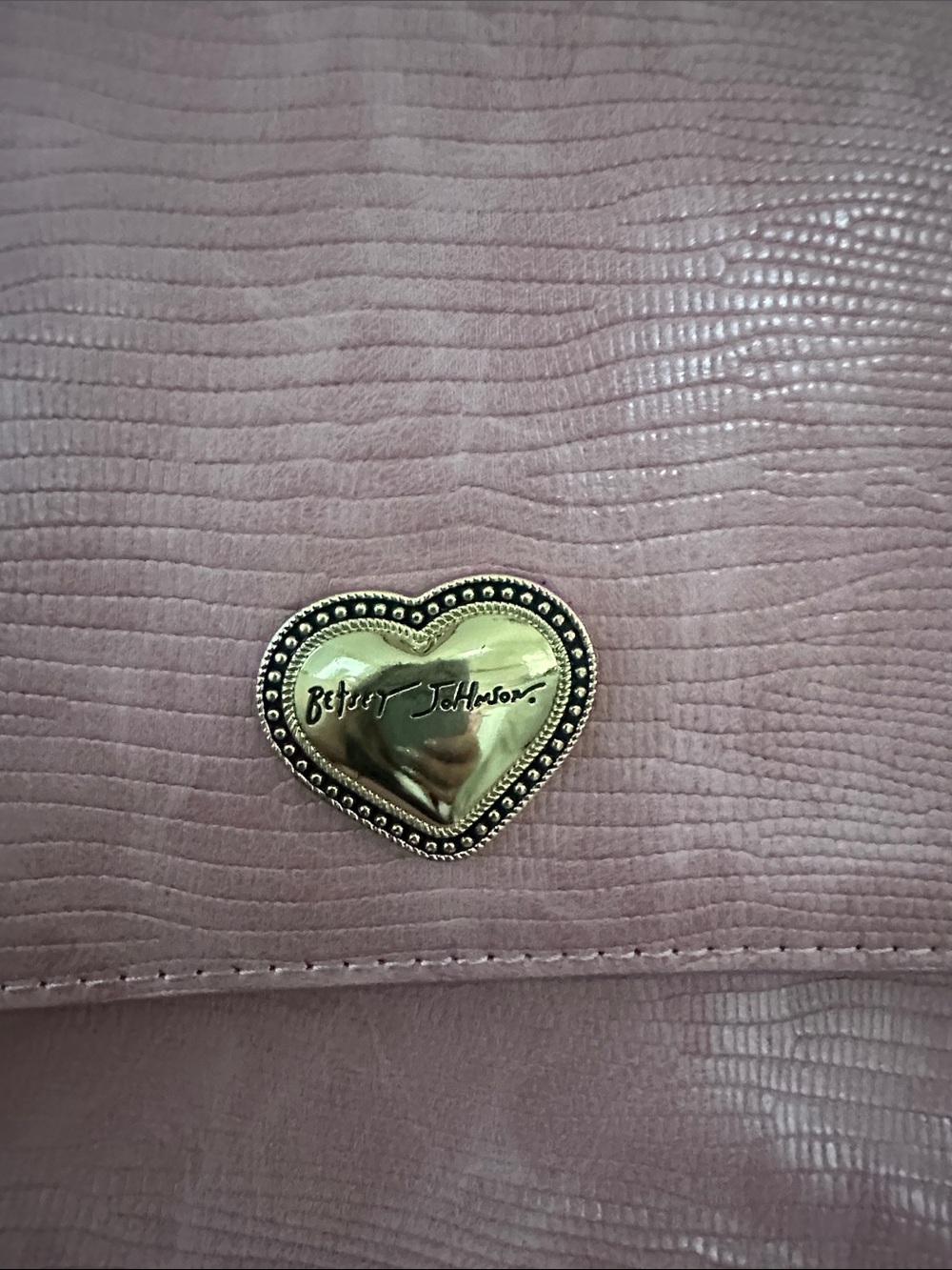 Betsey Johnson Blush Pink Crossbody with Gold Heart Accent - Picture 2 of 3